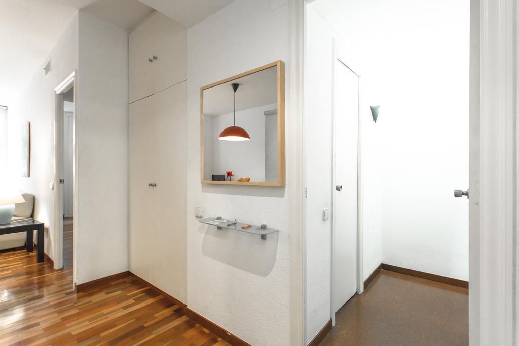 Sweet Bcn Apartments Barcelona Exterior photo