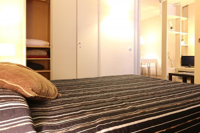 Sweet Bcn Apartments Barcelona Exterior photo